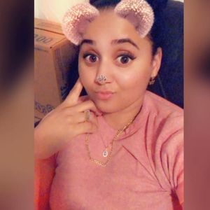 Meet your Posher, Elizabeth